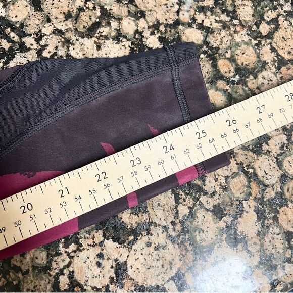 Lululemon All Sport Crop Leggings Back Spin Stroke Dashing Purple Black Size 6 - Picture 8 of 8